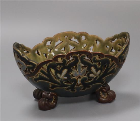 A Doulton Lambeth pierced bowl decorated by Frank A Butler, 15.5cm. diameter 15cm
